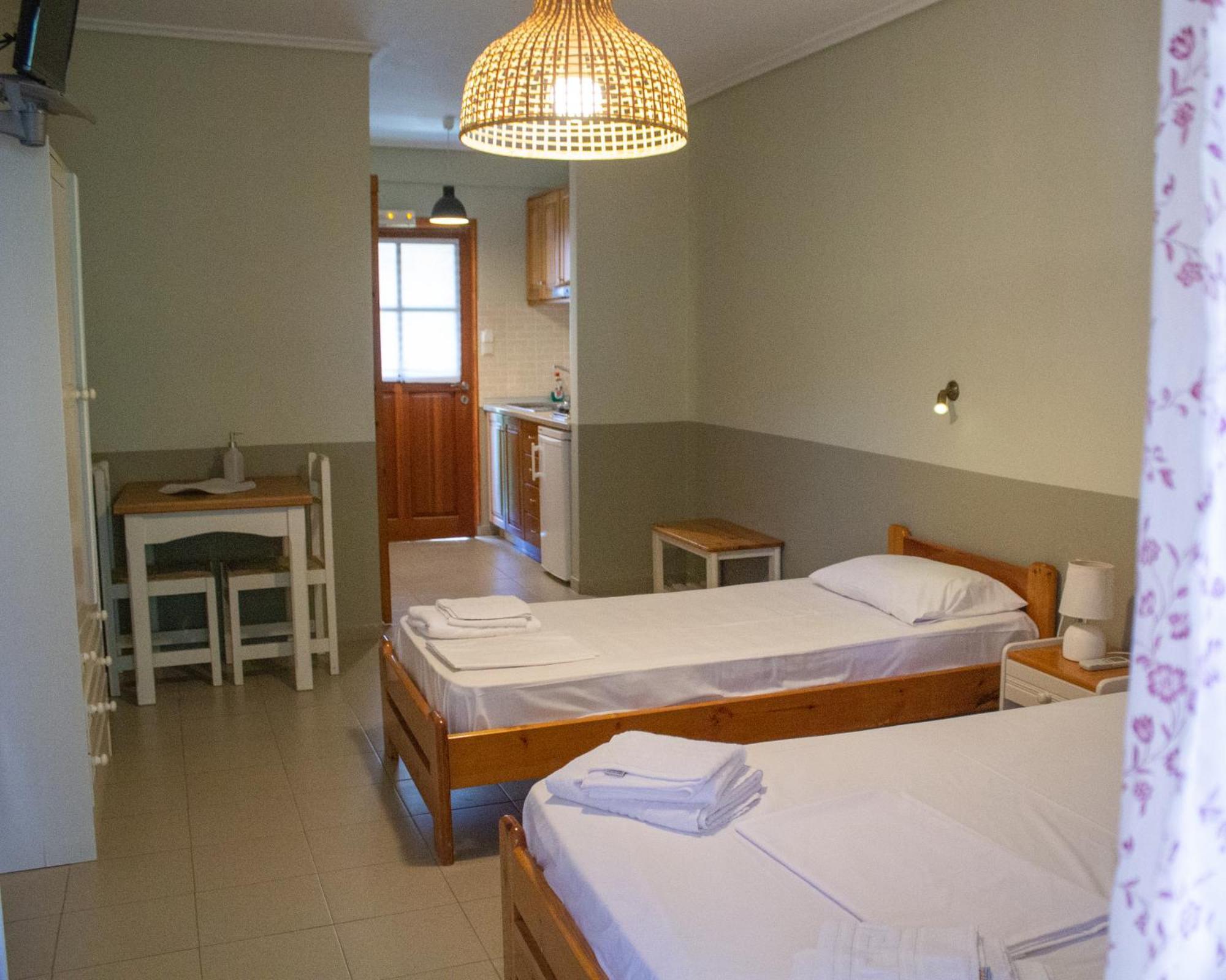 Kritamos Apartments Kardhamili Ngoại thất bức ảnh